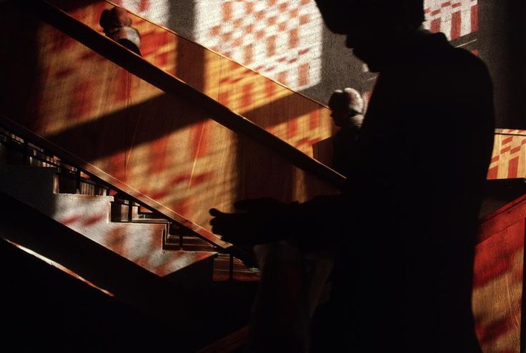 [Gueorgui Pinkhassov] 빛과 우연으로 만드는 시적 스트리트 사진의 마법_게오르기 핀하소프 Photo-Image