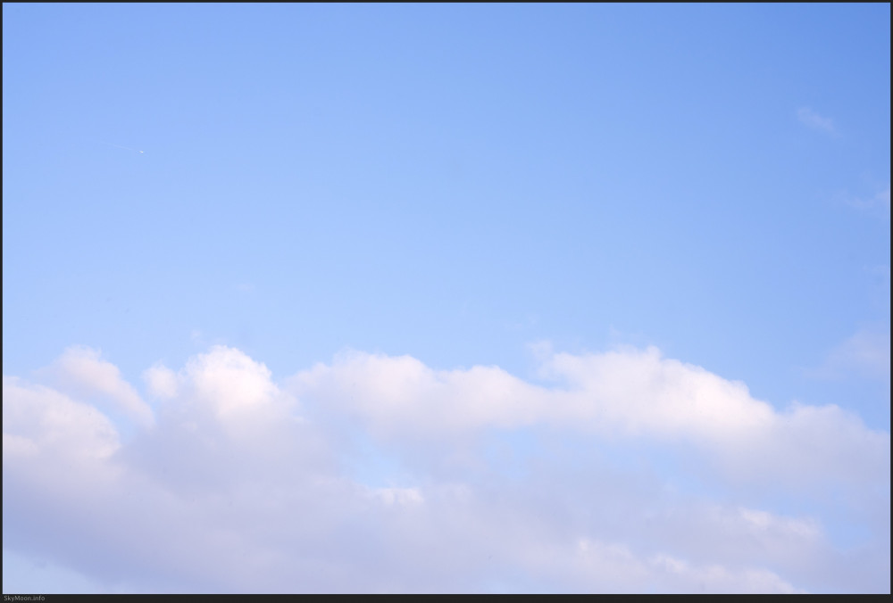 가을 하늘은 칼 한 자루 (The Autumn Sky Is a Single Blade) Photo-Image